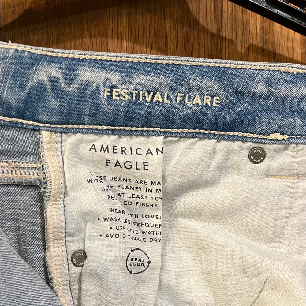 American Eagle Outfitters Light Blue Flare Jeans- Size 6 X-long length - Picture 4 of 5